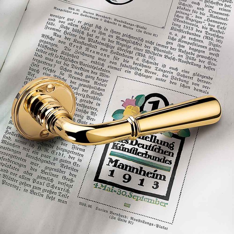 Alba Chrome Door Handle on Rosette Made in Italy by Colombo Design