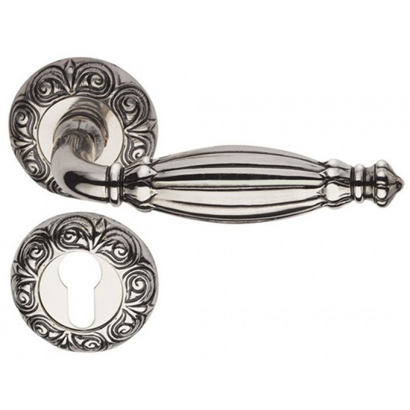 Queen Classique PFS Pasini Brass Door Handle with Round Rosette