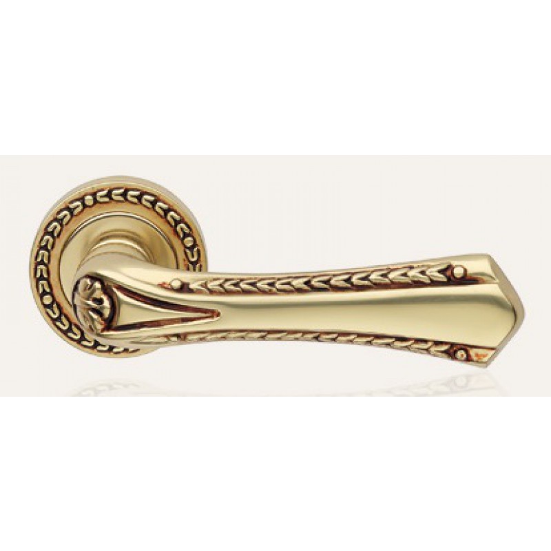 Sissi French Gold Door Handle on Rosette Linea Calì Vintage